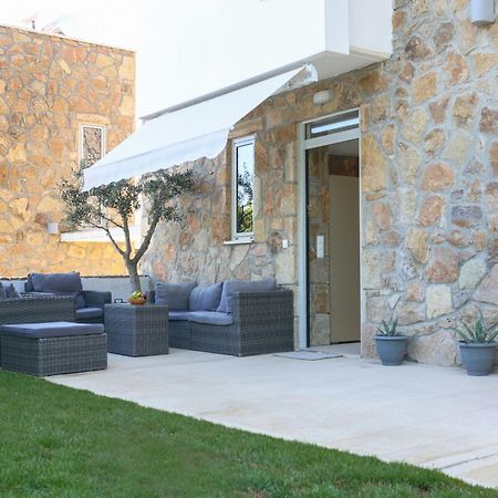 Villa Douglas - Private Pool, Bbq, 4Bdrms, View Pefkochori Eksteriør billede
