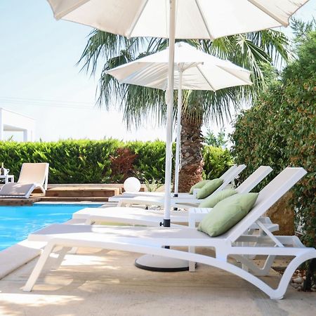 Villa Douglas - Private Pool, Bbq, 4Bdrms, View Pefkochori Eksteriør billede
