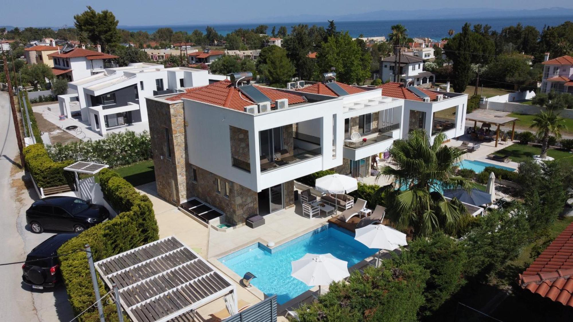 Villa Douglas - Private Pool, Bbq, 4Bdrms, View Pefkochori Eksteriør billede