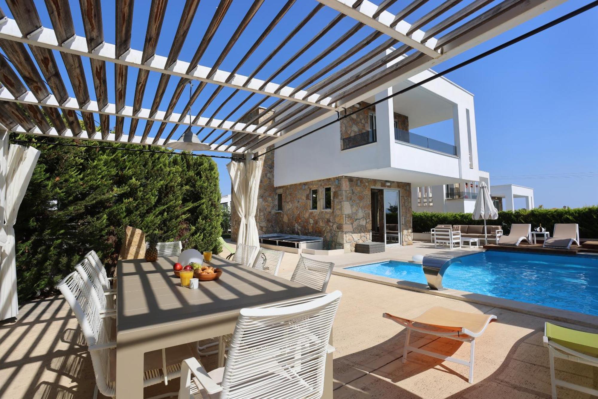 Villa Douglas - Private Pool, Bbq, 4Bdrms, View Pefkochori Eksteriør billede