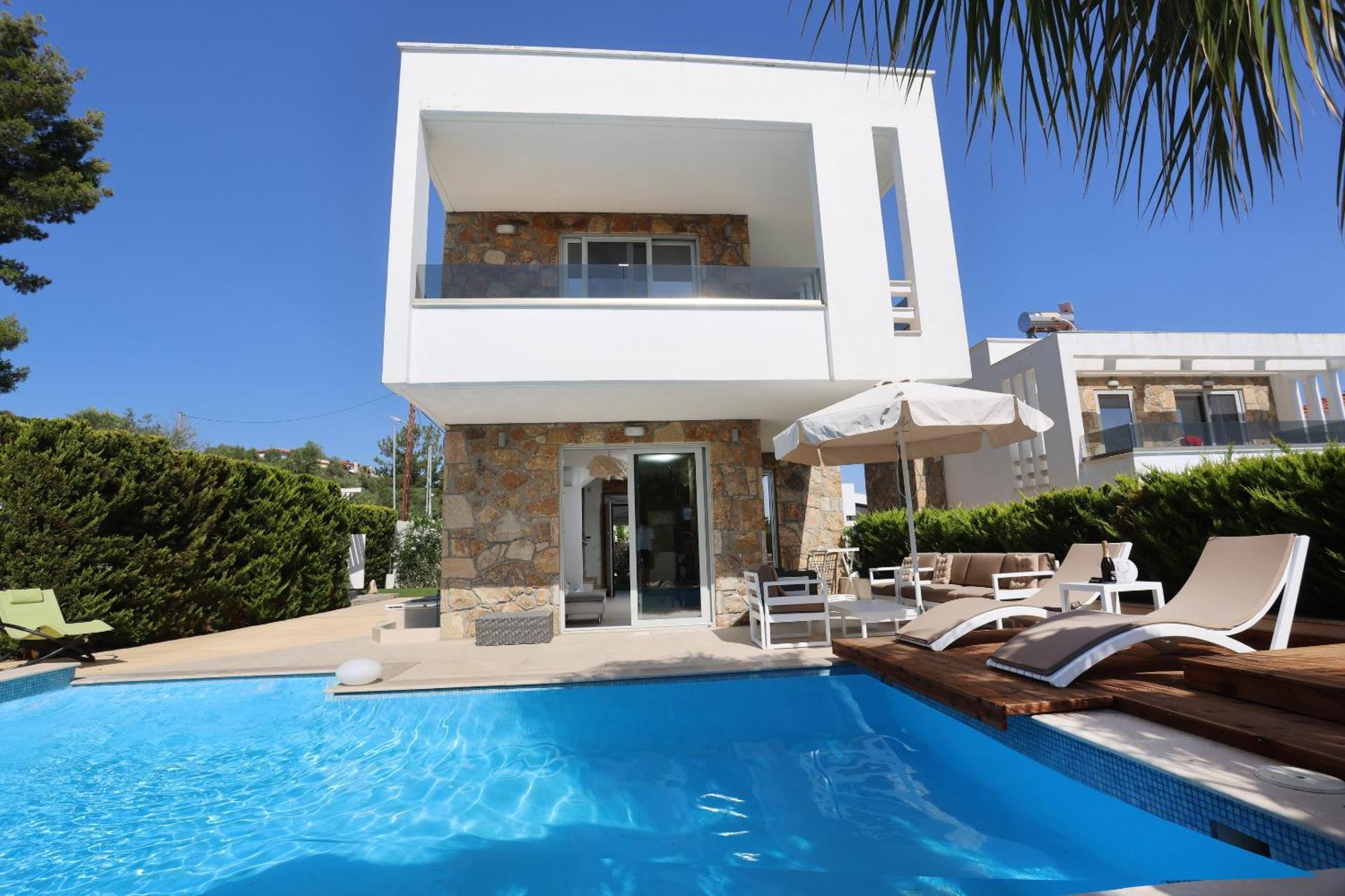 Villa Douglas - Private Pool, Bbq, 4Bdrms, View Pefkochori Eksteriør billede