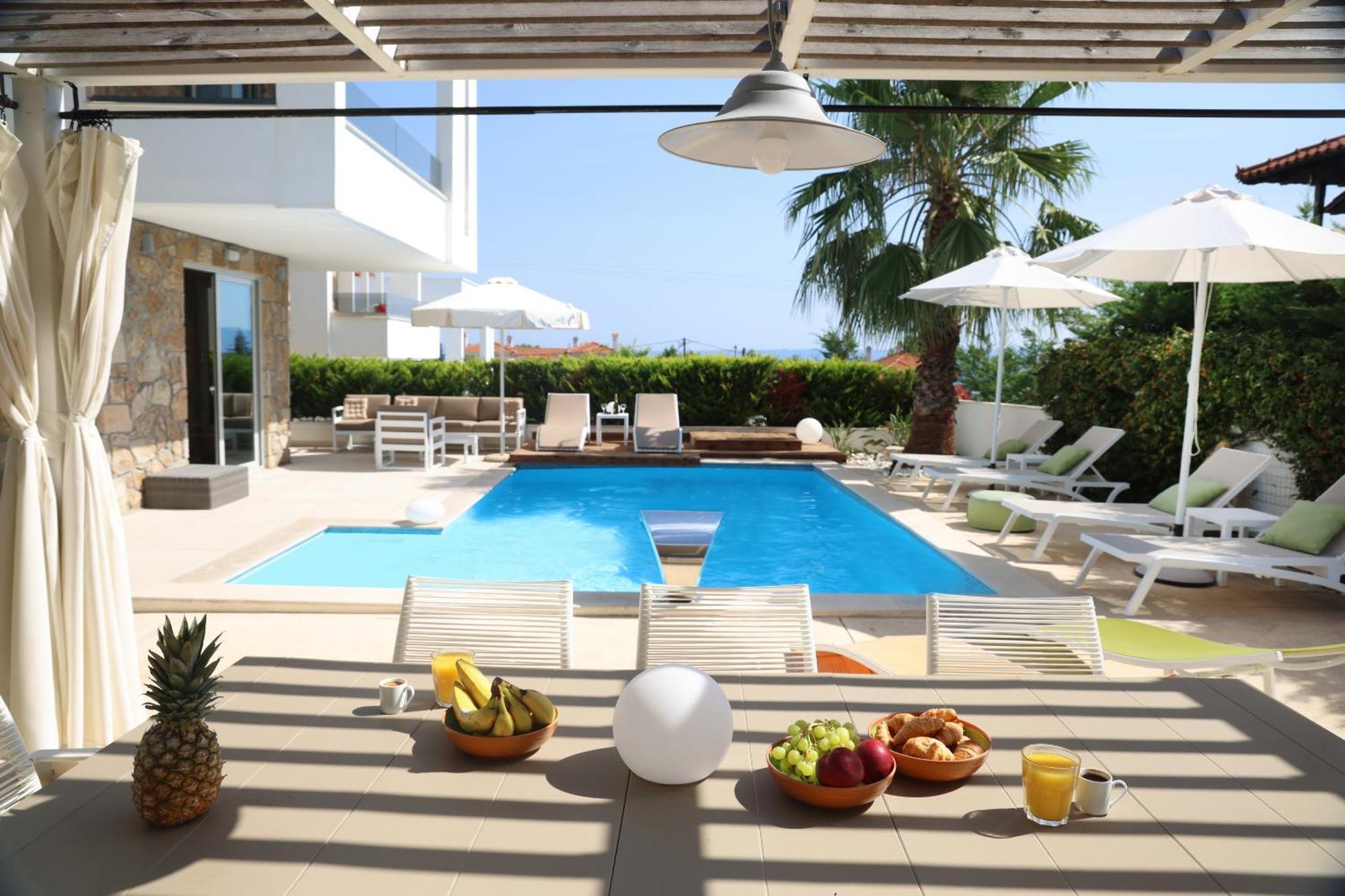 Villa Douglas - Private Pool, Bbq, 4Bdrms, View Pefkochori Eksteriør billede